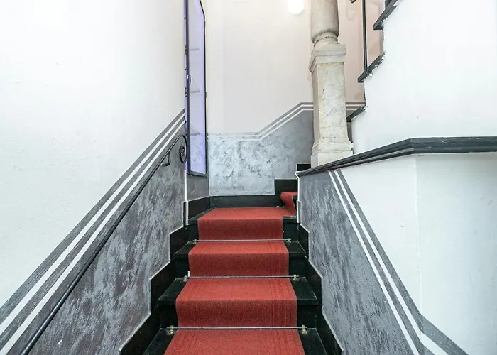 Torre Degli Orefici Dimora Medioevale Konukevi 3*