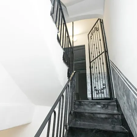 Torre Degli Orefici Dimora Medioevale