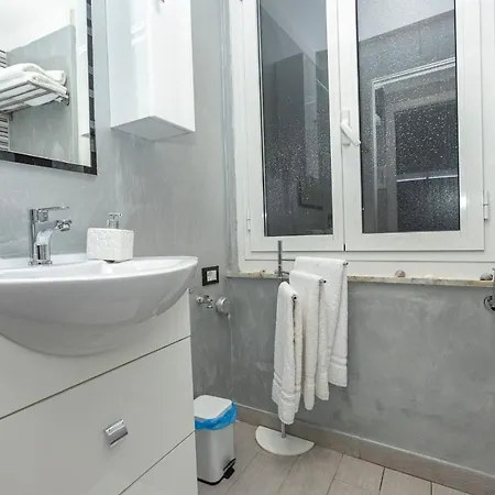 Torre Degli Orefici Dimora Medioevale Guest house *