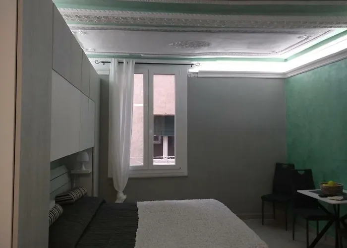 Torre Degli Orefici Dimora Medioevale Genova