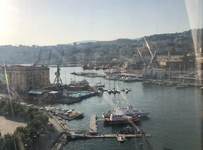 Torre Degli Orefici Dimora Medioevale Génova