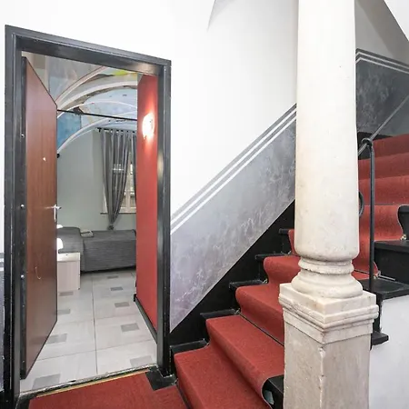 Penzion Torre Degli Orefici Dimora Medioevale Janov