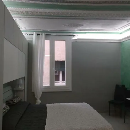 Torre Degli Orefici Dimora Medioevale Génova