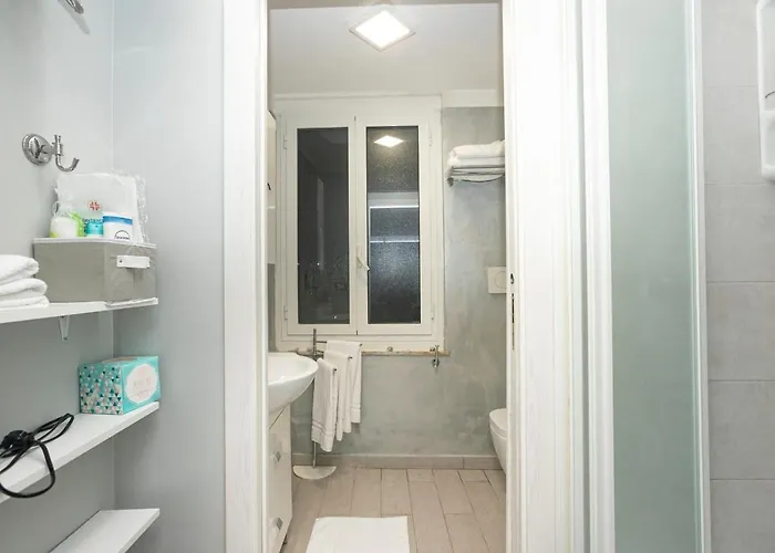 Torre Degli Orefici Dimora Medioevale Janov